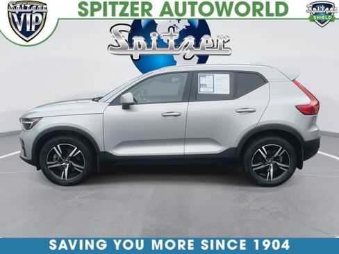 Used 2023 Volvo XC40 B5 Core w/ Convenience Package AWD/4WD image 7