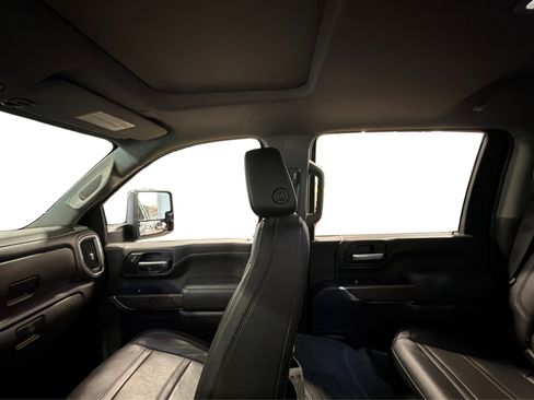 Used 2023 GMC Sierra 3500 Denali w/ Denali Black Diamond Edition AWD/4WD image 43