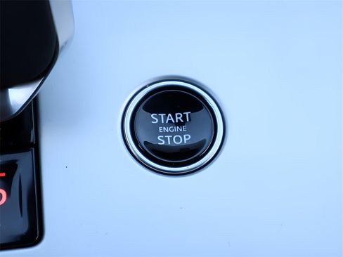 New 2026 Land Rover Range Rover SE image 26