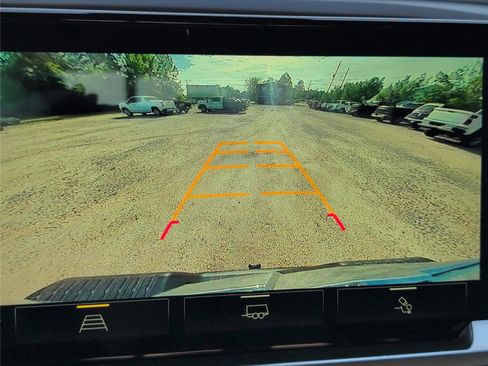 Used 2025 Chevrolet Silverado 1500 LT Trail Boss w/ Convenience Package II image 17