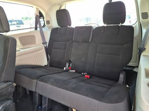 Used 2019 Dodge Grand Caravan SE w/ UConnect Hands-Free Group FWD image 13