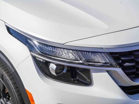 Certified 2023 Kia Seltos LX image 11