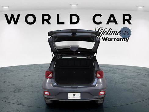 New 2025 Hyundai Venue Limited FWD image 8