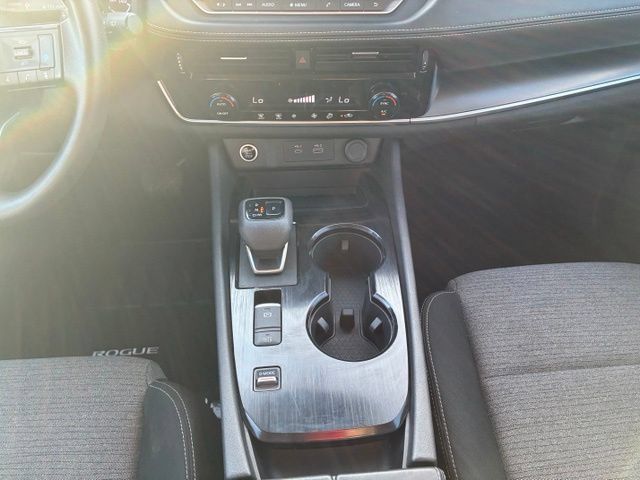 Certified 2022 Nissan Rogue SV FWD image 15