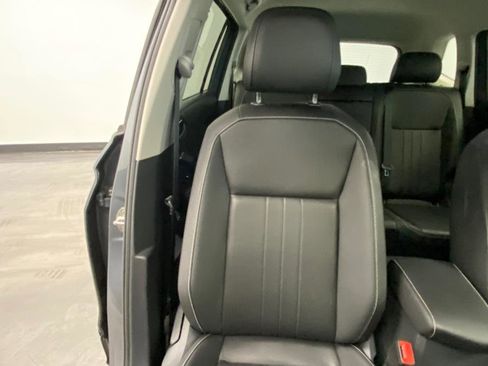 Used 2023 Volkswagen Tiguan SE image 23