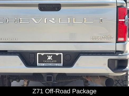 Used 2024 Chevrolet Silverado 2500 High Country w/ High Country Premium Package AWD/4WD image 9