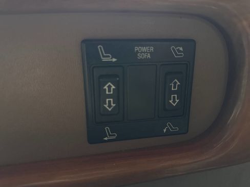 Used 1999 Ford E-150 and Econoline 150 image 26