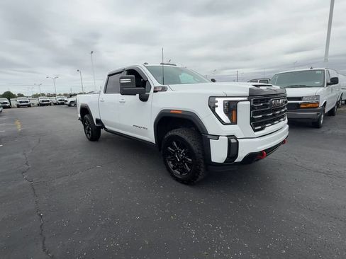 Used 2024 GMC Sierra 2500 AT4 w/ AT4 Premium Plus Package AWD/4WD image 2
