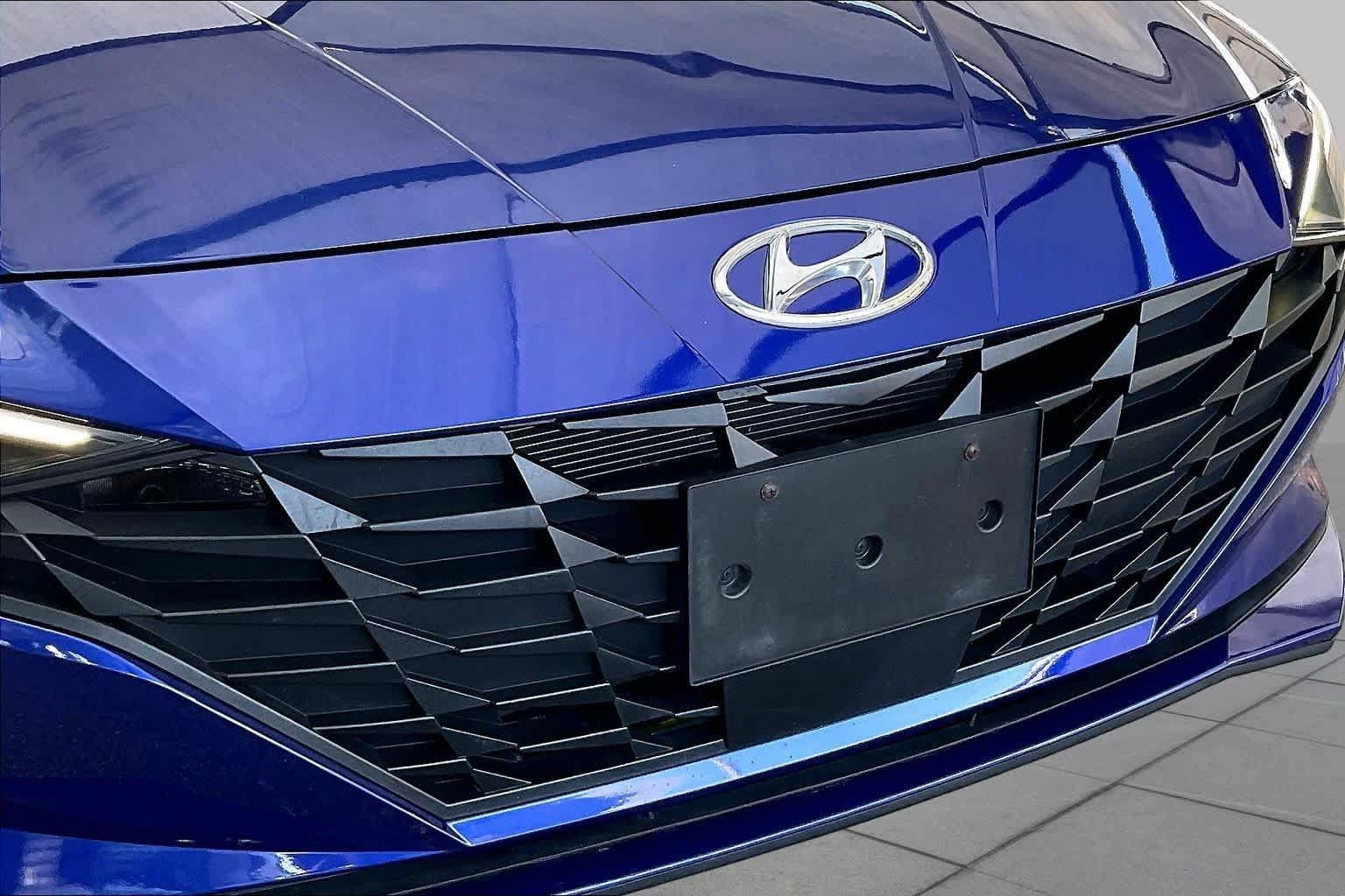 Certified 2021 Hyundai Elantra SEL w/ Convenience Package FWD image 30