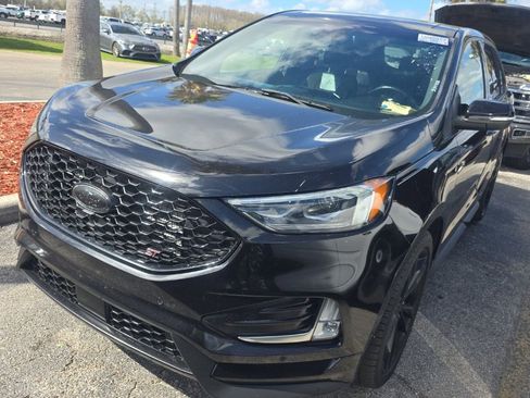Used 2019 Ford Edge ST w/ Equipment Group 401A image 3