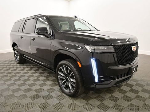 Used 2024 Cadillac Escalade ESV Sport Platinum AWD/4WD image 11