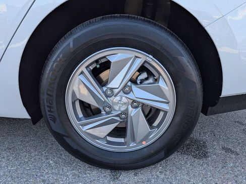 New 2026 Hyundai Elantra SE FWD image 11