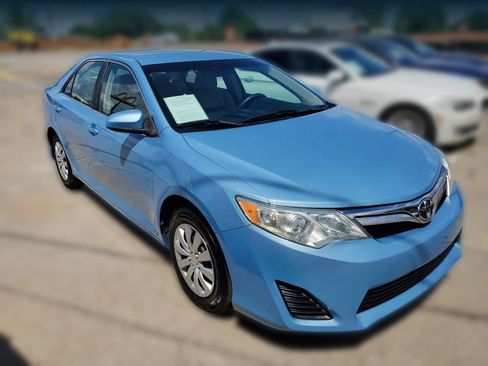 Used 2013 Toyota Camry LE FWD image 19