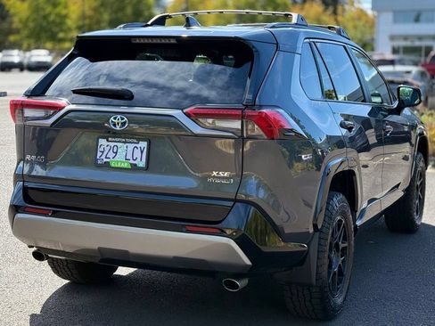 Used 2023 Toyota RAV4 XSE AWD/4WD image 5