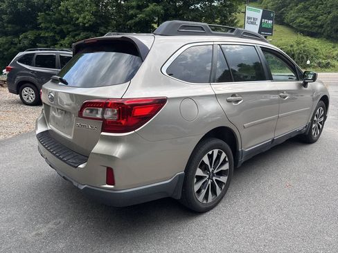 Used 2015 Subaru Outback 2.5i Limited AWD/4WD image 6