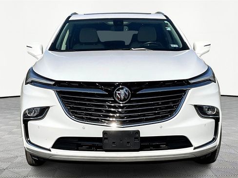 Used 2023 Buick Enclave Essence w/ Experience Buick Package image 3