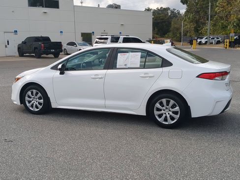 Used 2020 Toyota Corolla LE image 15