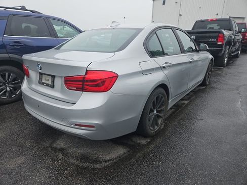Used 2018 BMW 320i xDrive Sedan w/ Premium Package AWD/4WD image 2