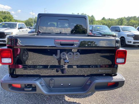 New 2026 Jeep Gladiator Sport AWD/4WD image 4