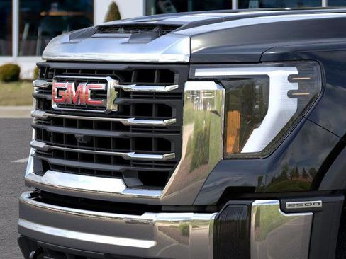 New 2025 GMC Sierra 2500 SLT w/ SLT Convenience Package image 31