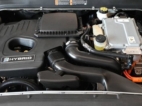 Used 2020 Ford Fusion SE FWD image 19