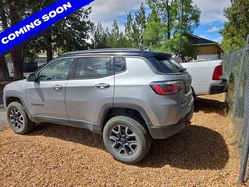 Used 2019 Jeep Compass Trailhawk AWD/4WD image 2