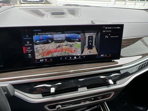 Used 2025 BMW X7 M60i AWD/4WD image 20