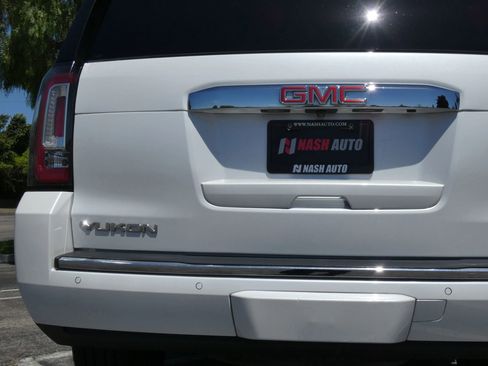 Used 2018 GMC Yukon Denali w/ Denali Ultimate Package image 12