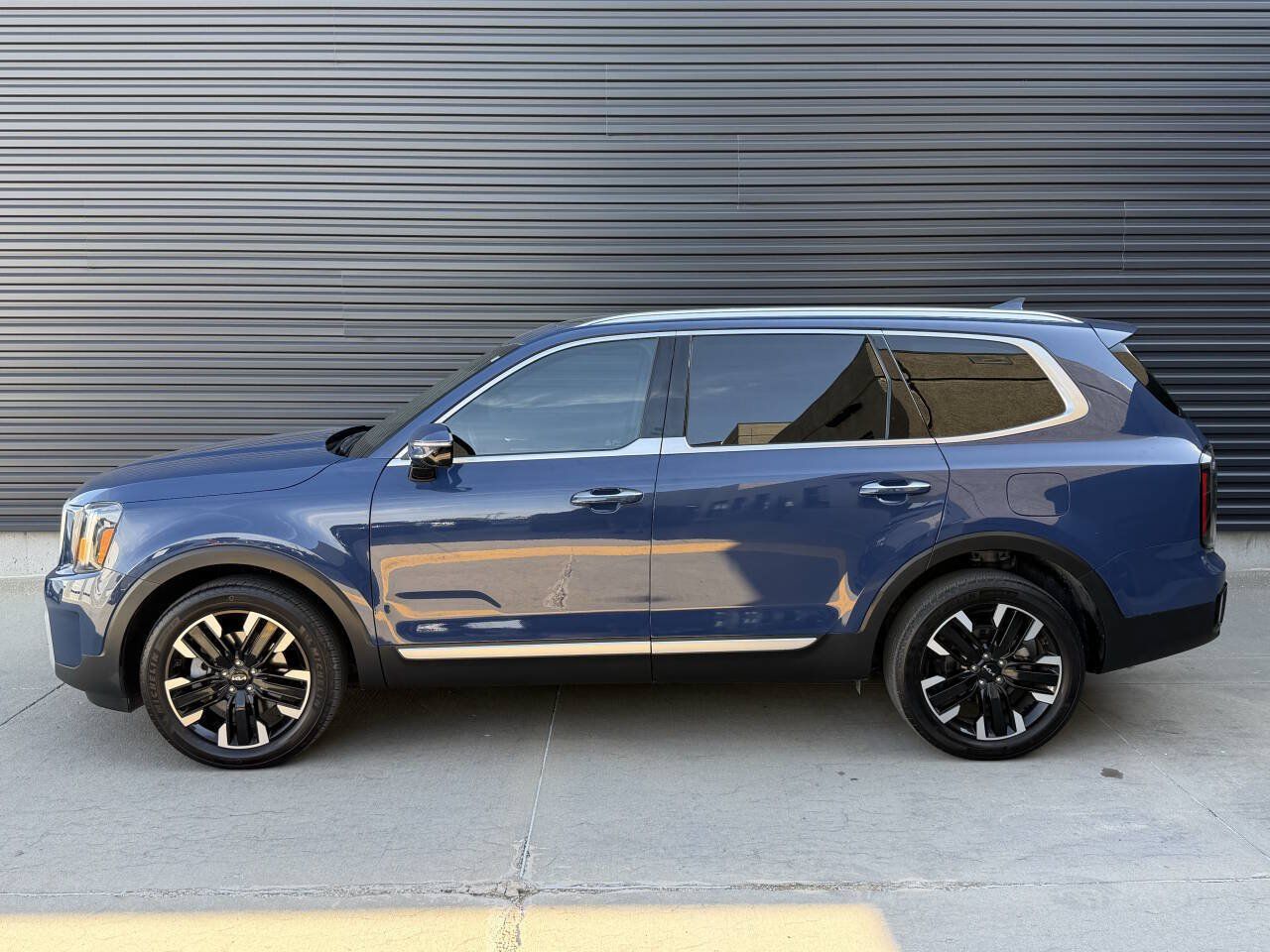 Used 2024 Kia Telluride SX AWD/4WD image 10
