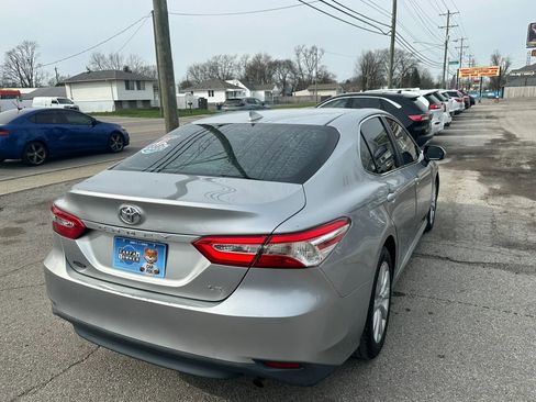 Used 2019 Toyota Camry LE FWD image 5