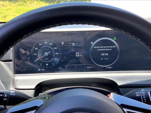 Used 2024 Kia Seltos EX AWD/4WD image 18