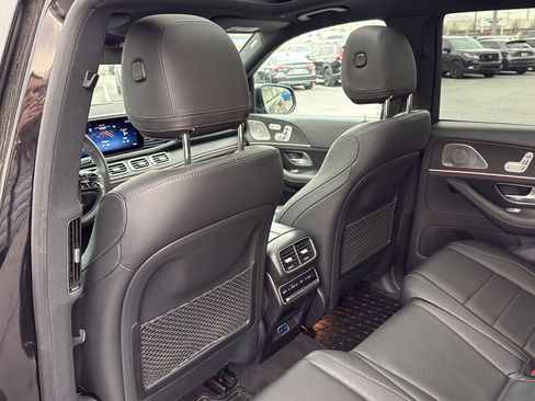 Used 2024 Mercedes-Benz GLS 450 4MATIC image 33