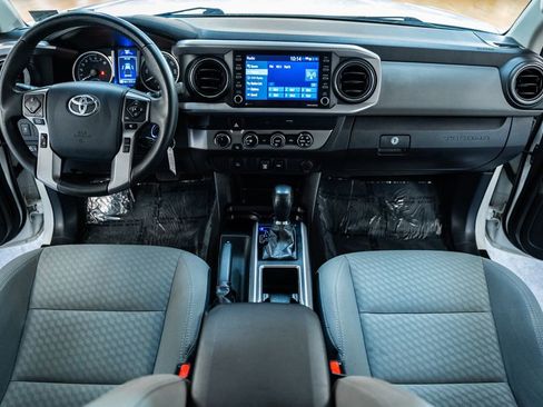 Used 2020 Toyota Tacoma SR5 image 21