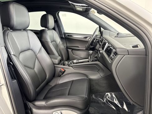 Certified 2025 Porsche Macan S AWD/4WD image 23