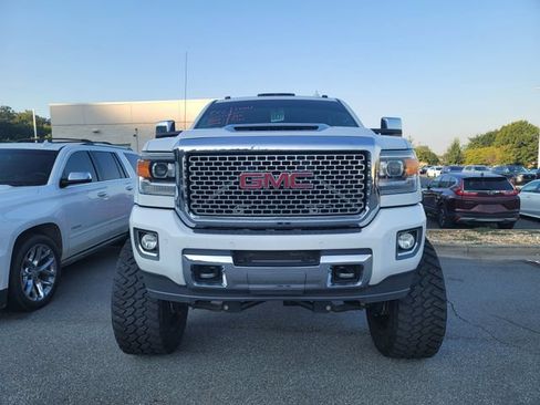 Used 2017 GMC Sierra 2500 Denali w/ Duramax Plus Package AWD/4WD image 2