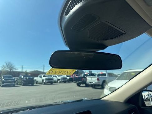 Used 2020 Ford Escape SE image 26