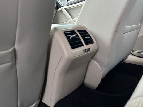 Used 2017 Volkswagen Golf S image 35