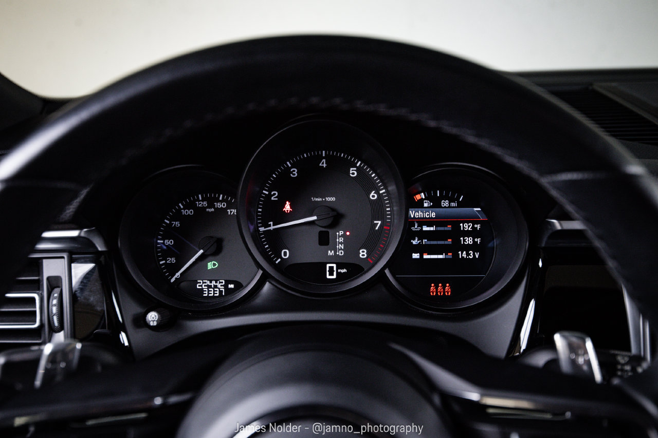 Certified 2023 Porsche Macan AWD/4WD image 15