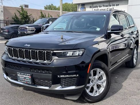 Used 2024 Jeep Grand Cherokee L Limited AWD/4WD image 3