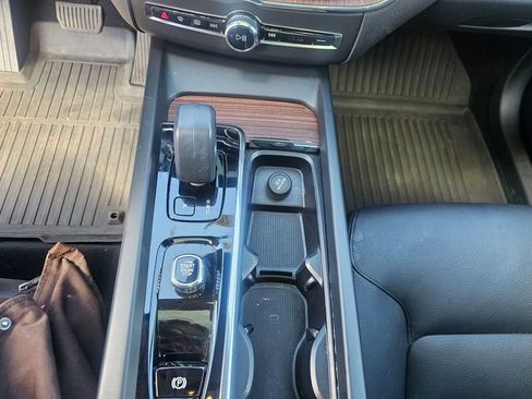 Certified 2023 Volvo XC60 B5 Plus AWD/4WD image 26