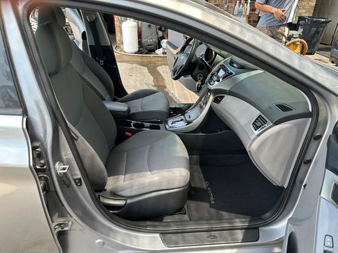 Used 2013 Hyundai Elantra GLS w/ Preferred Pkg FWD image 16