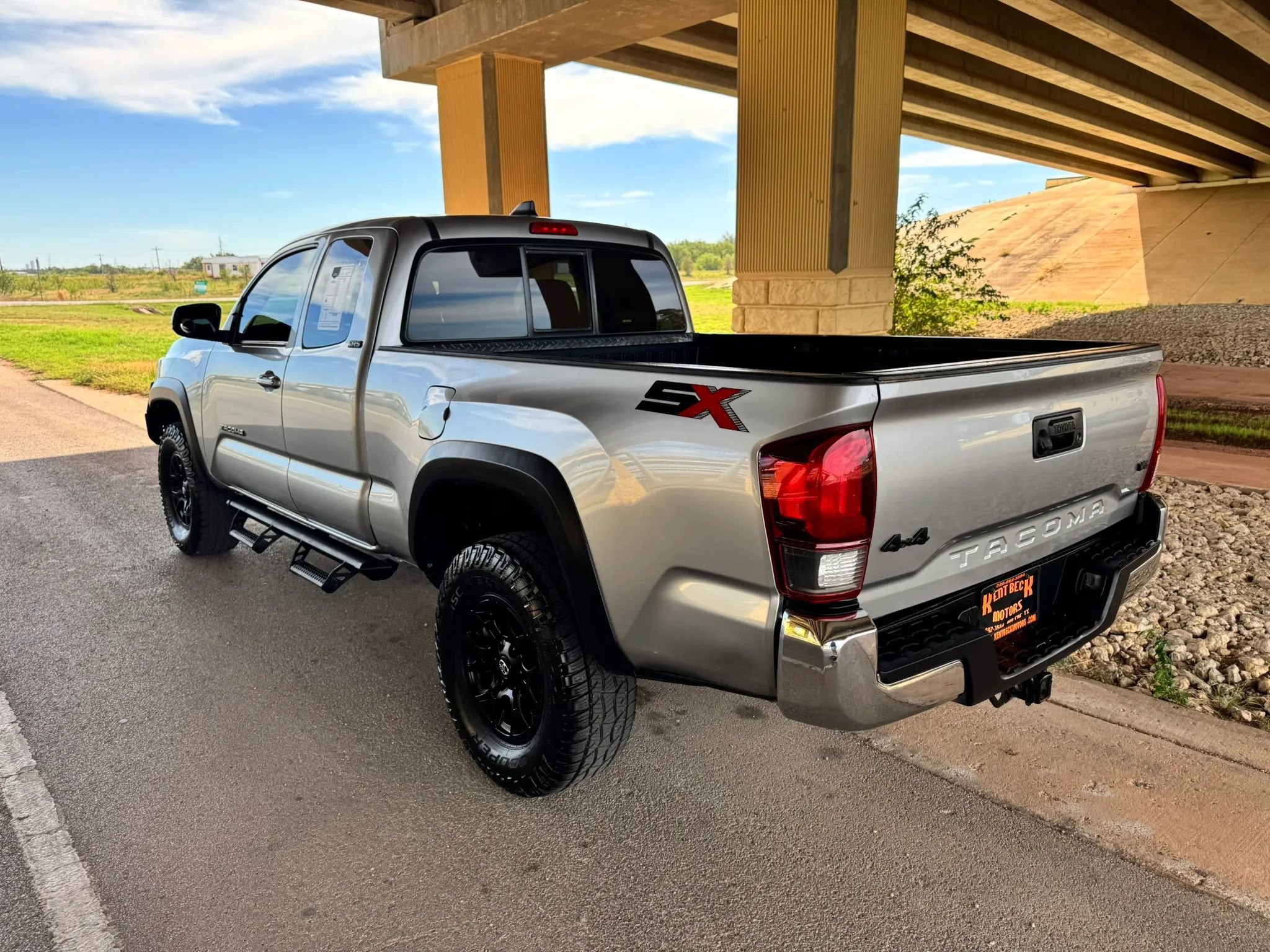 Used 2023 Toyota Tacoma SR5 w/ SX Package AWD/4WD image 5