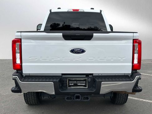 Used 2023 Ford F350 XLT image 4