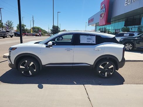 New 2025 Nissan Kicks SR FWD image 4