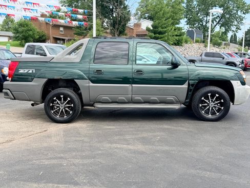 Used 2002 Chevrolet Avalanche 4x4 w/ Off-Road Suspension Pkg image 4