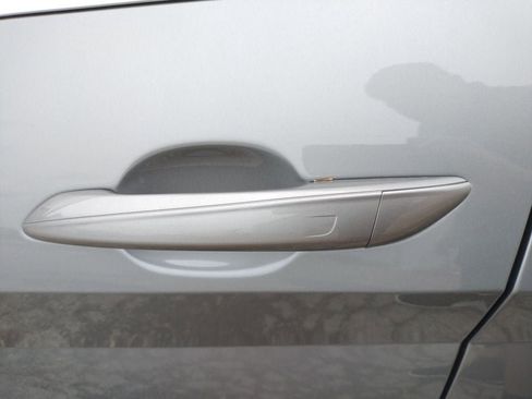 Used 2025 Hyundai Elantra Limited FWD image 30