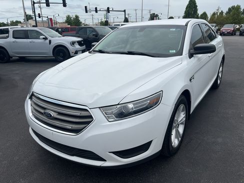 Used 2019 Ford Taurus SE FWD image 5