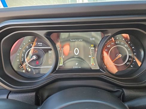 Used 2025 Jeep Gladiator Sport image 15