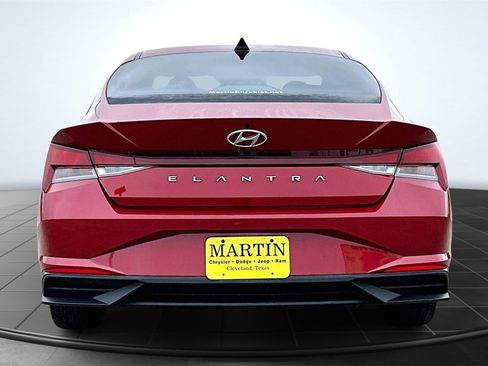 Used 2021 Hyundai Elantra SEL w/ Cargo Package image 4