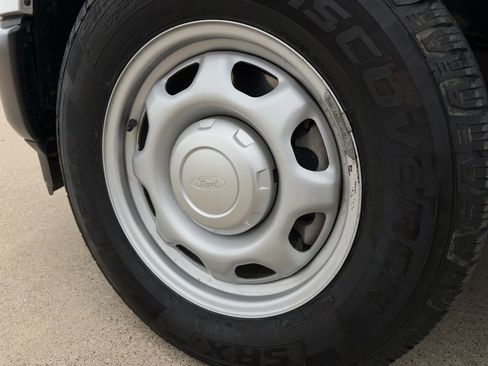 Used 2022 Ford F150 XL w/ Equipment Group 101A High RWD image 11